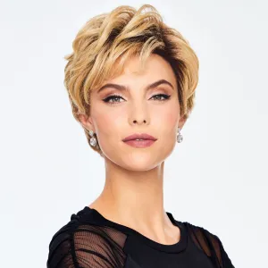 Hairdo® Chic Wavy Wig