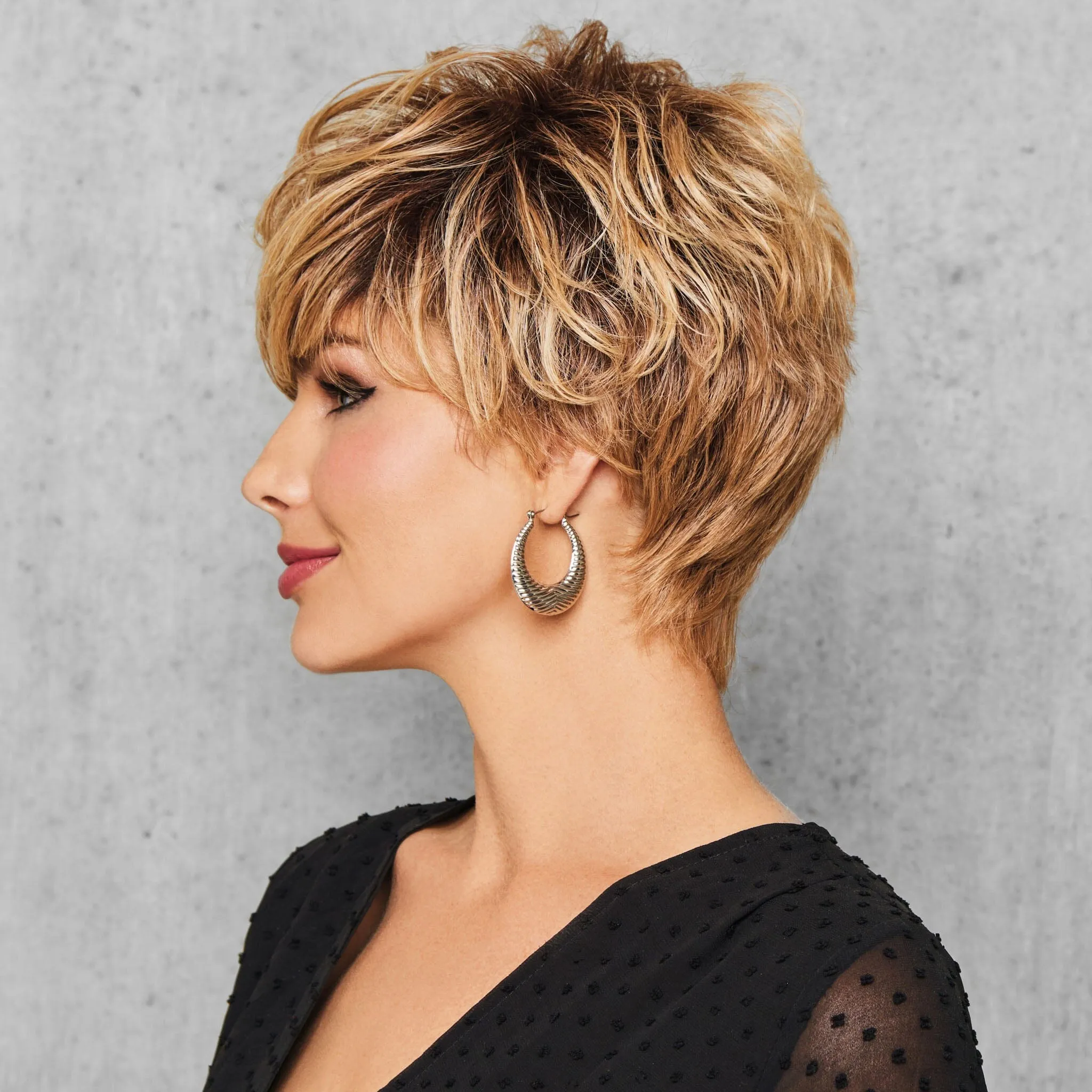 Hairdo® Full Fringe Pixie Wig