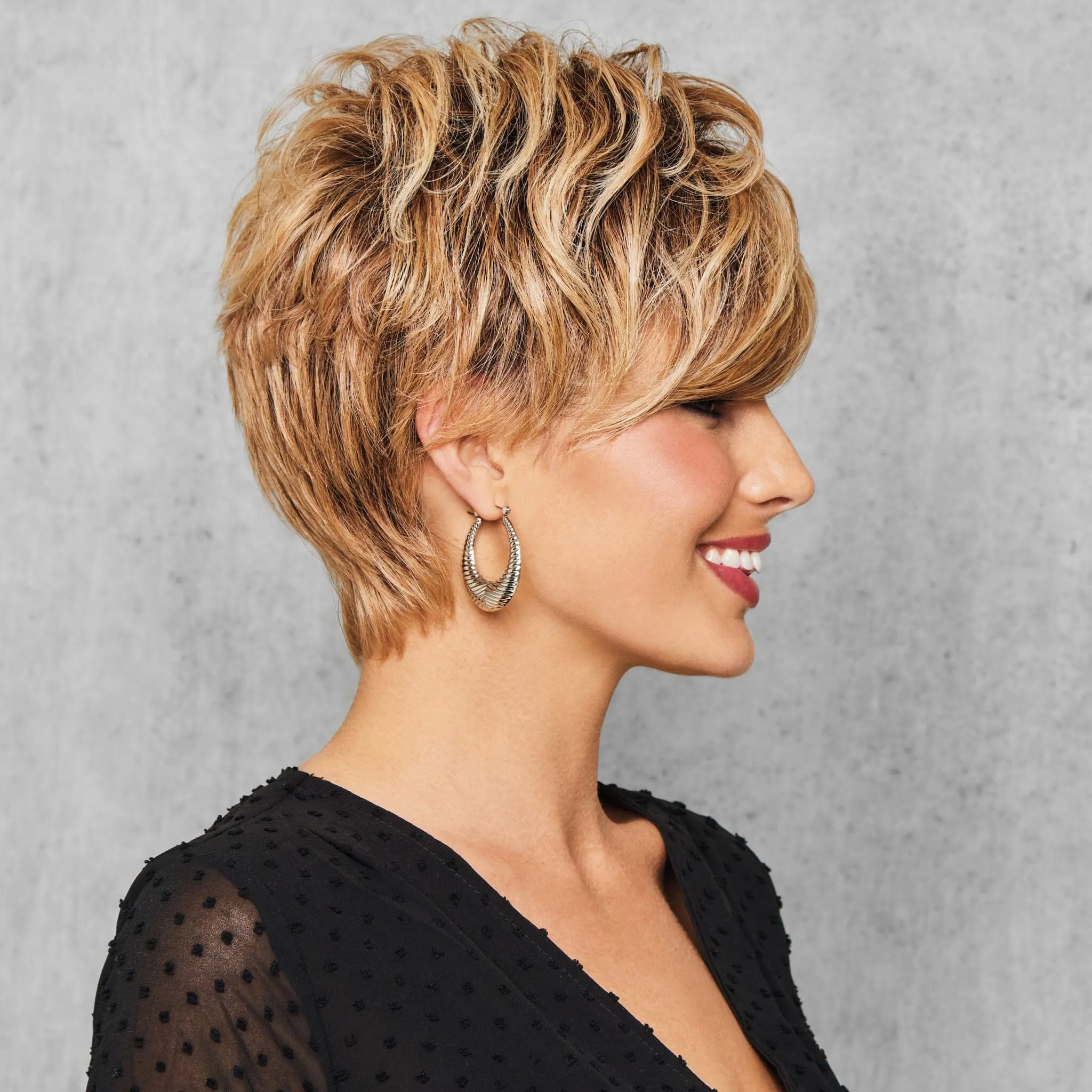 Hairdo® Full Fringe Pixie Wig