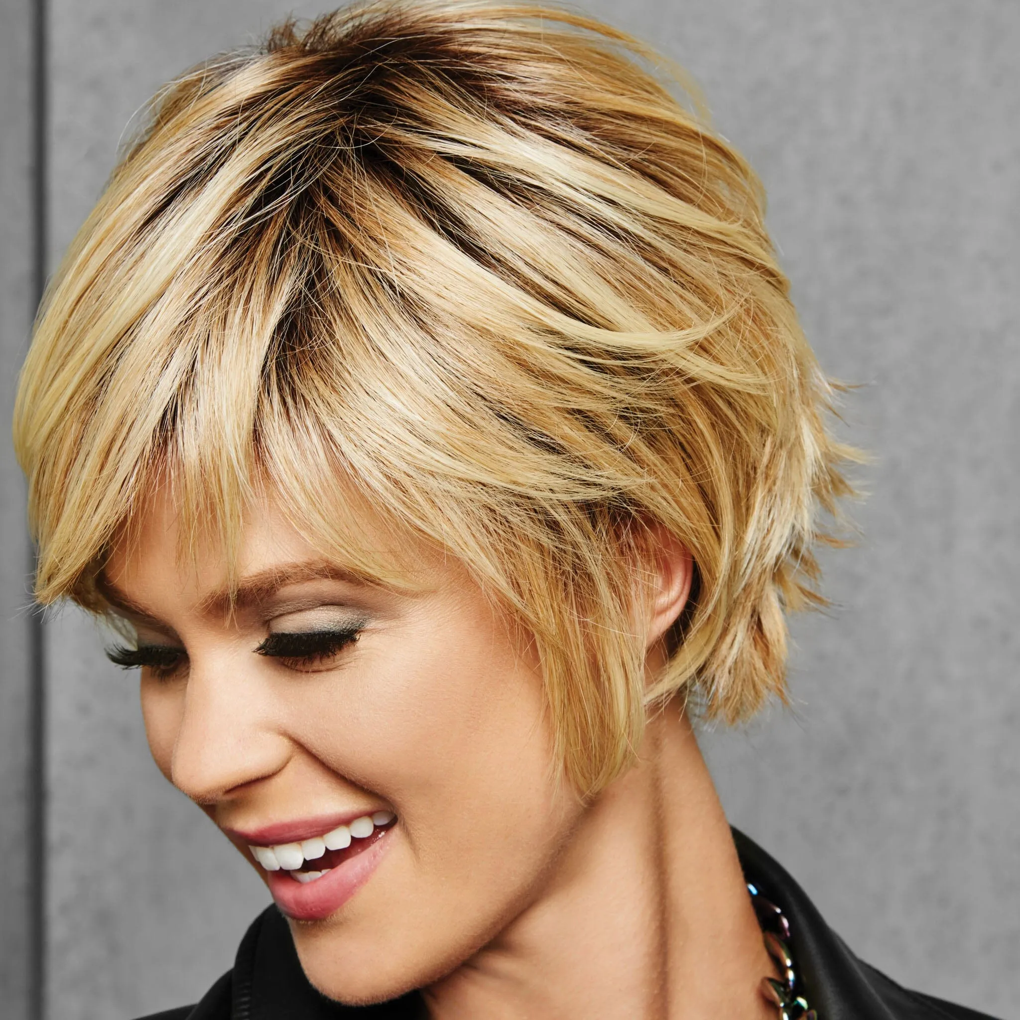 Hairdo® Textured Fringe Bob Wig