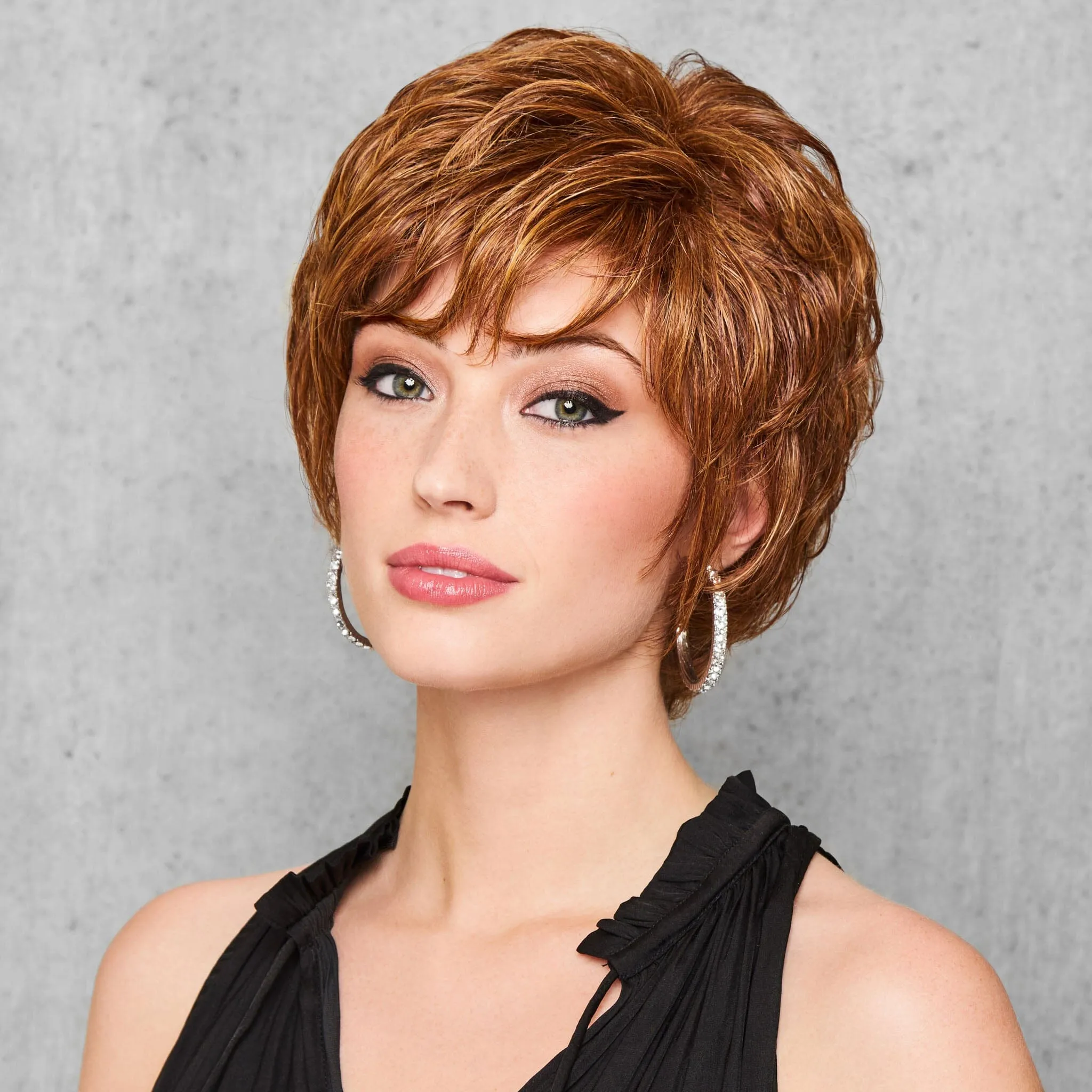Hairdo® Voluminous Crop Wig
