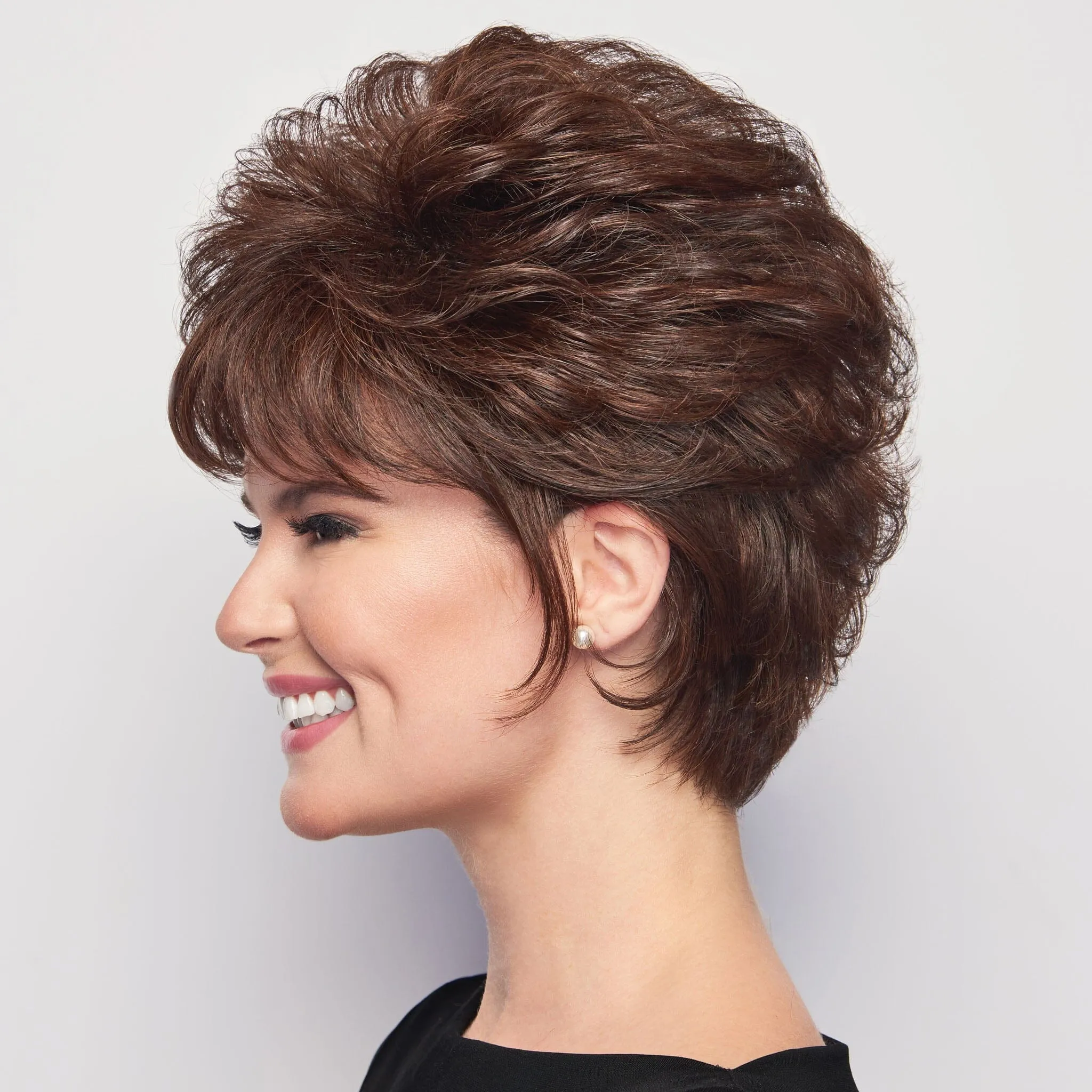 Hairdo® Voluminous Crop Wig