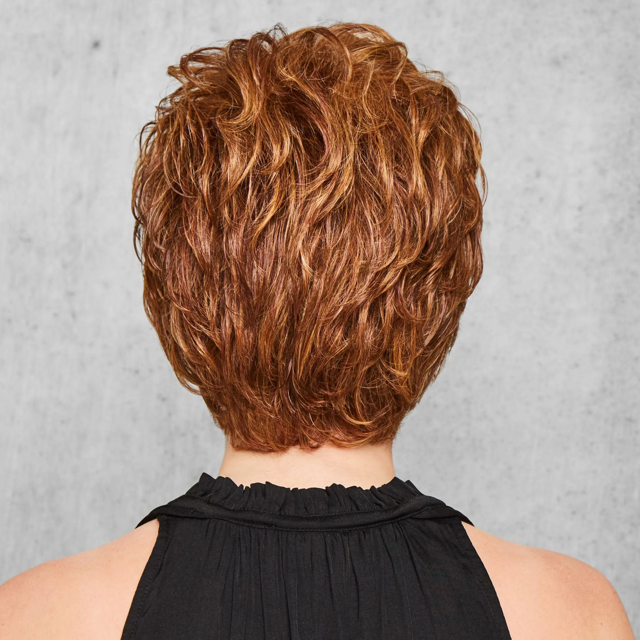 Hairdo® Voluminous Crop Wig