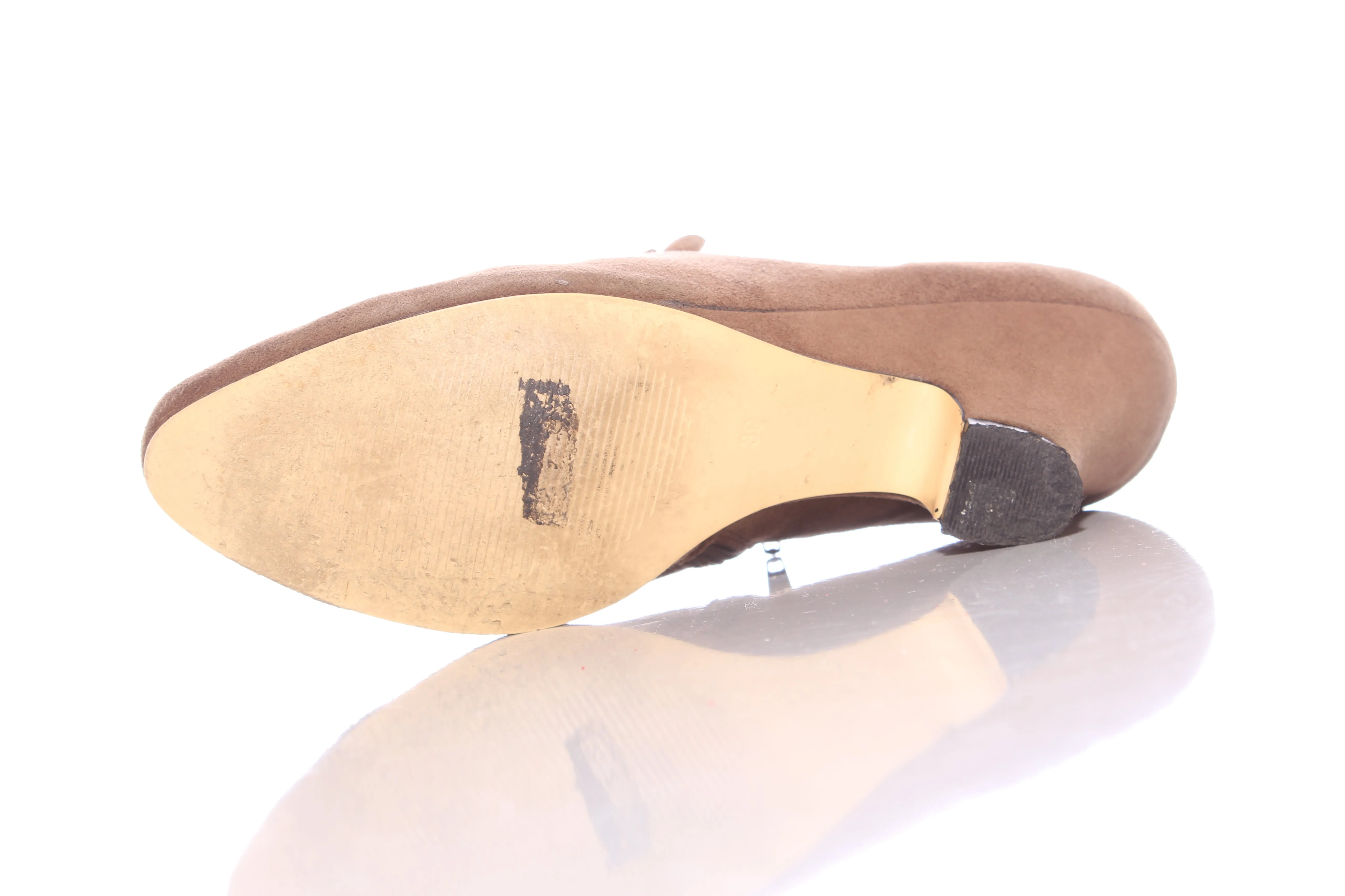 PARKER ROCHE - Leather ruffle trim booties! 39