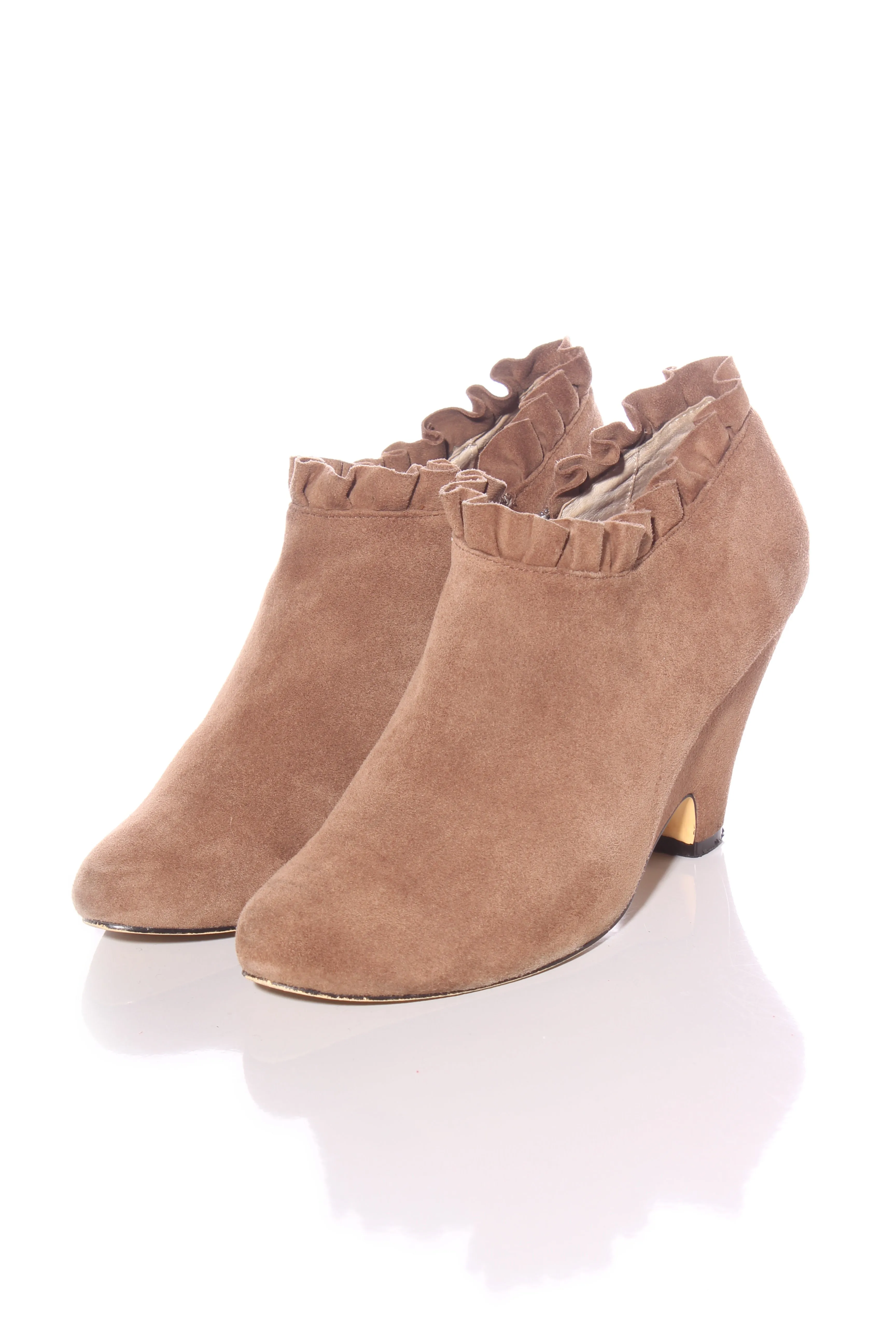 PARKER ROCHE - Leather ruffle trim booties! 39