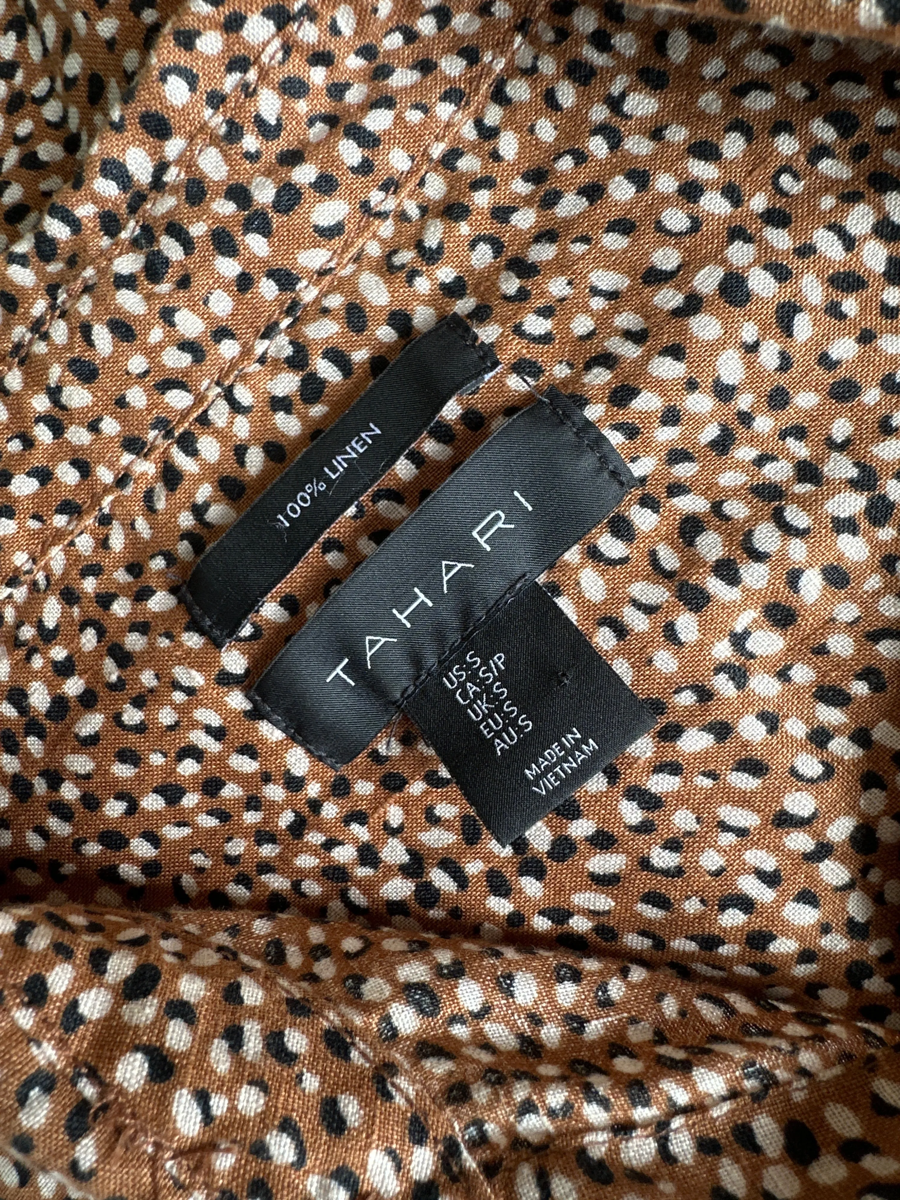 Tahari | New York | shirt | size 10 | short sleeve | 100% linen