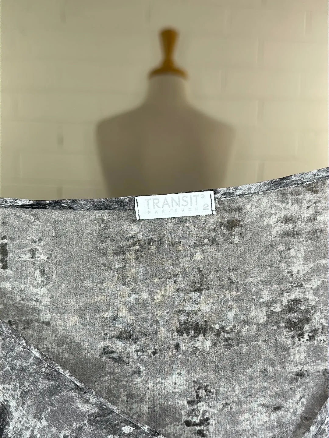 Transit Par Such | Italy | top | size 12 | long sleeve | 100% silk