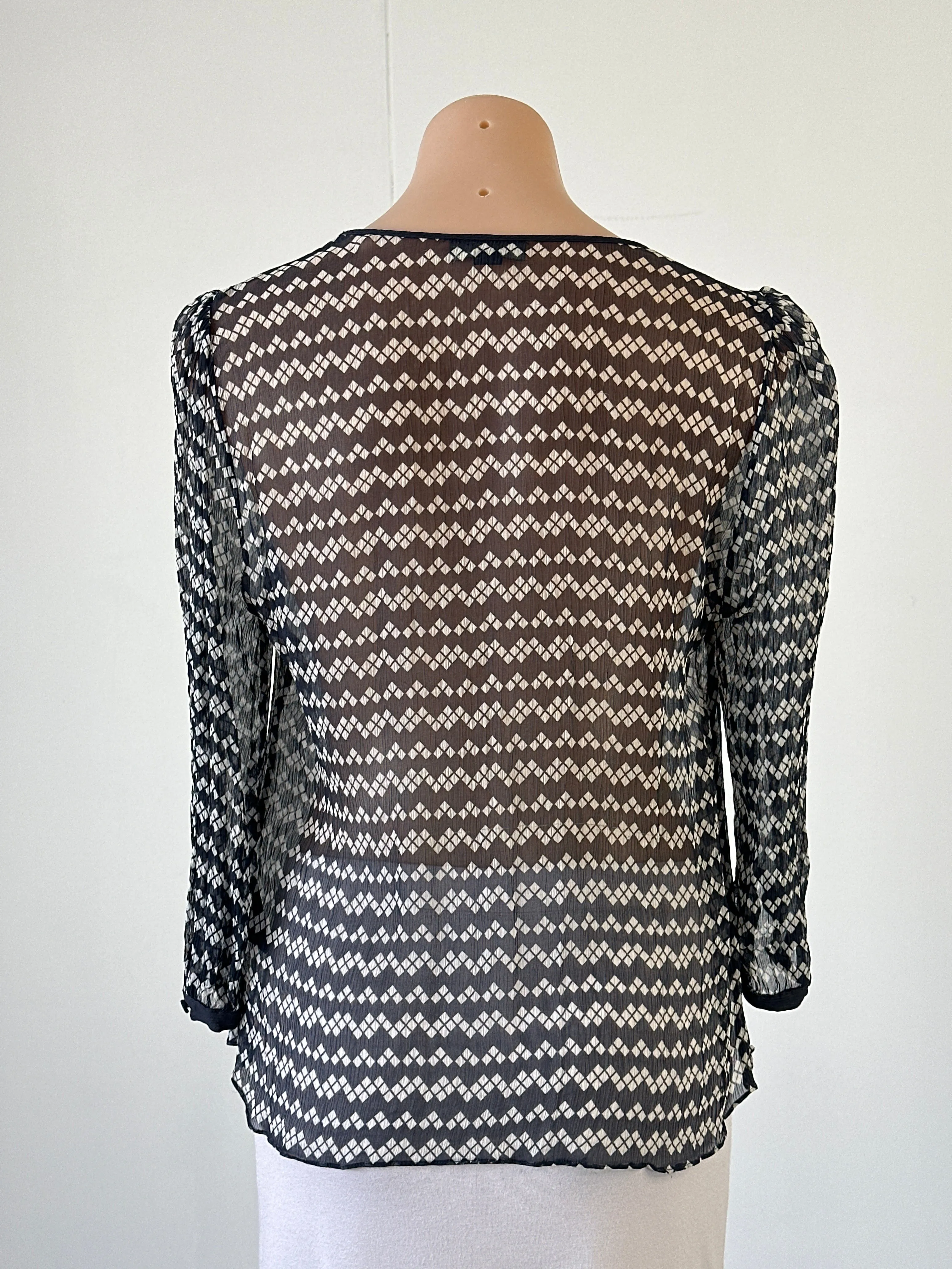 Witchery | vintage 90's | top | size 12 | three quarter sleeve | 100% silk