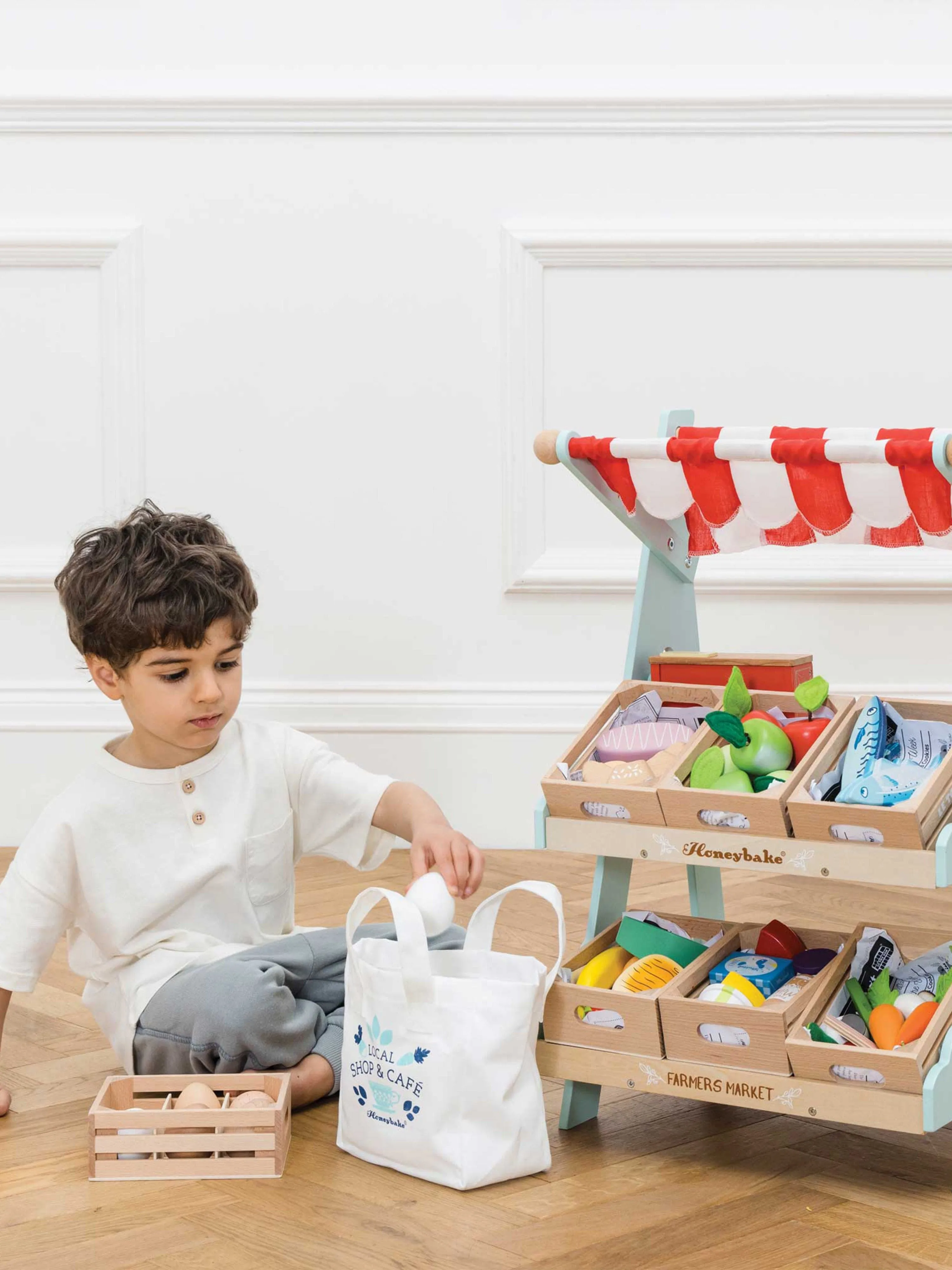 Wooden Market Stall and Fruit Food Crate (W:39.5 x D:38 x H:64cm)